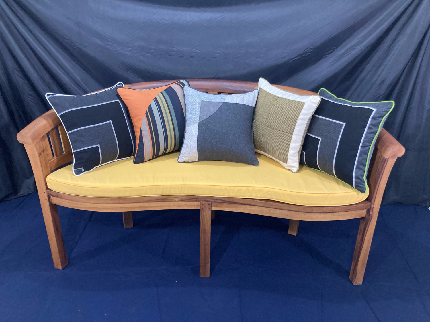 Bantal Kain Kombinasi