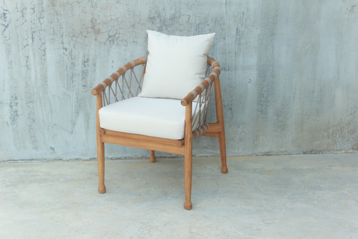 KHANAN ARM CHAIR